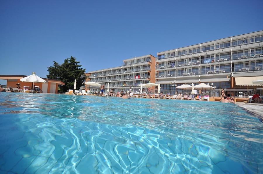 Arena Hotel Holiday Medulin Bagian luar foto
