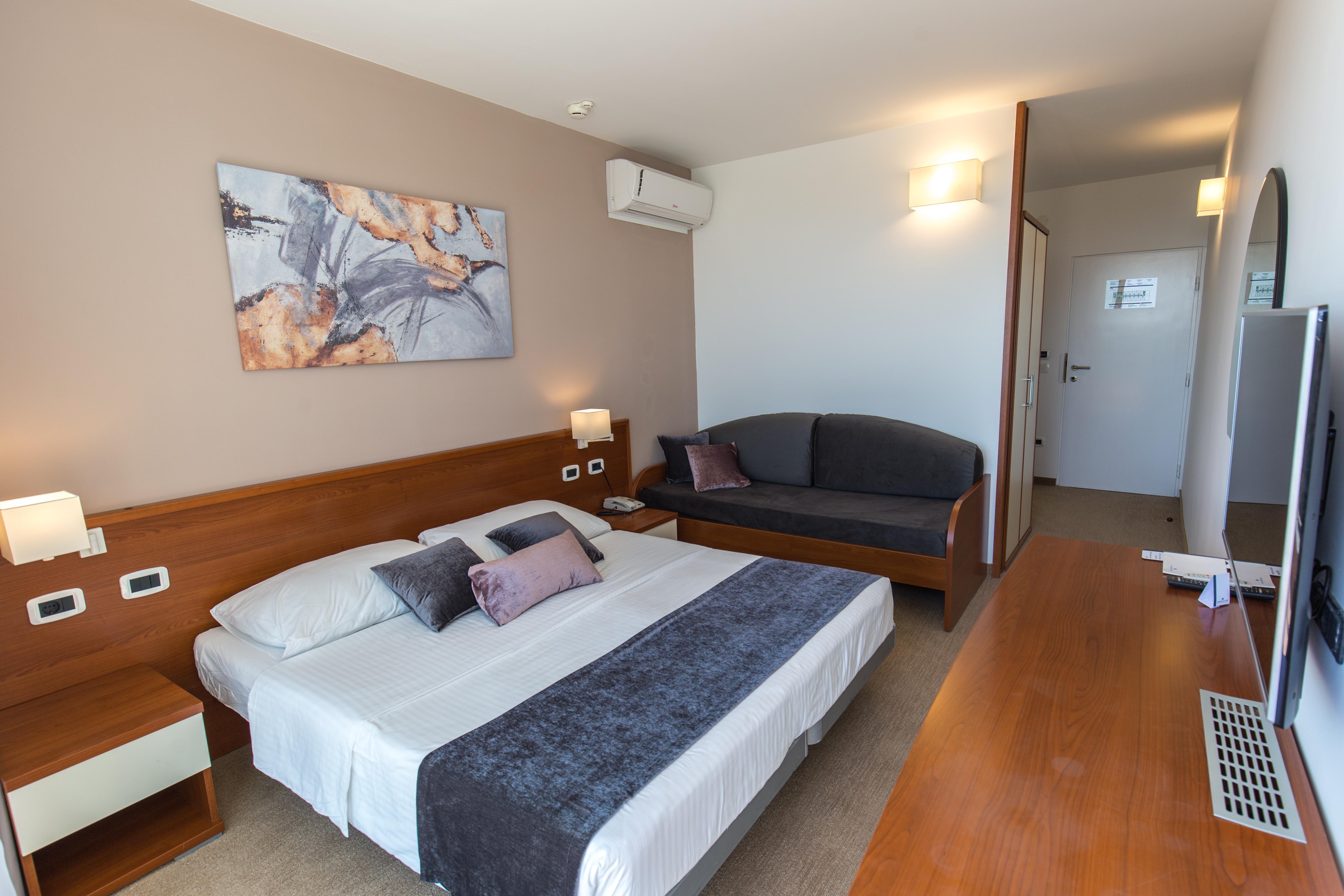 Arena Hotel Holiday Medulin Bagian luar foto