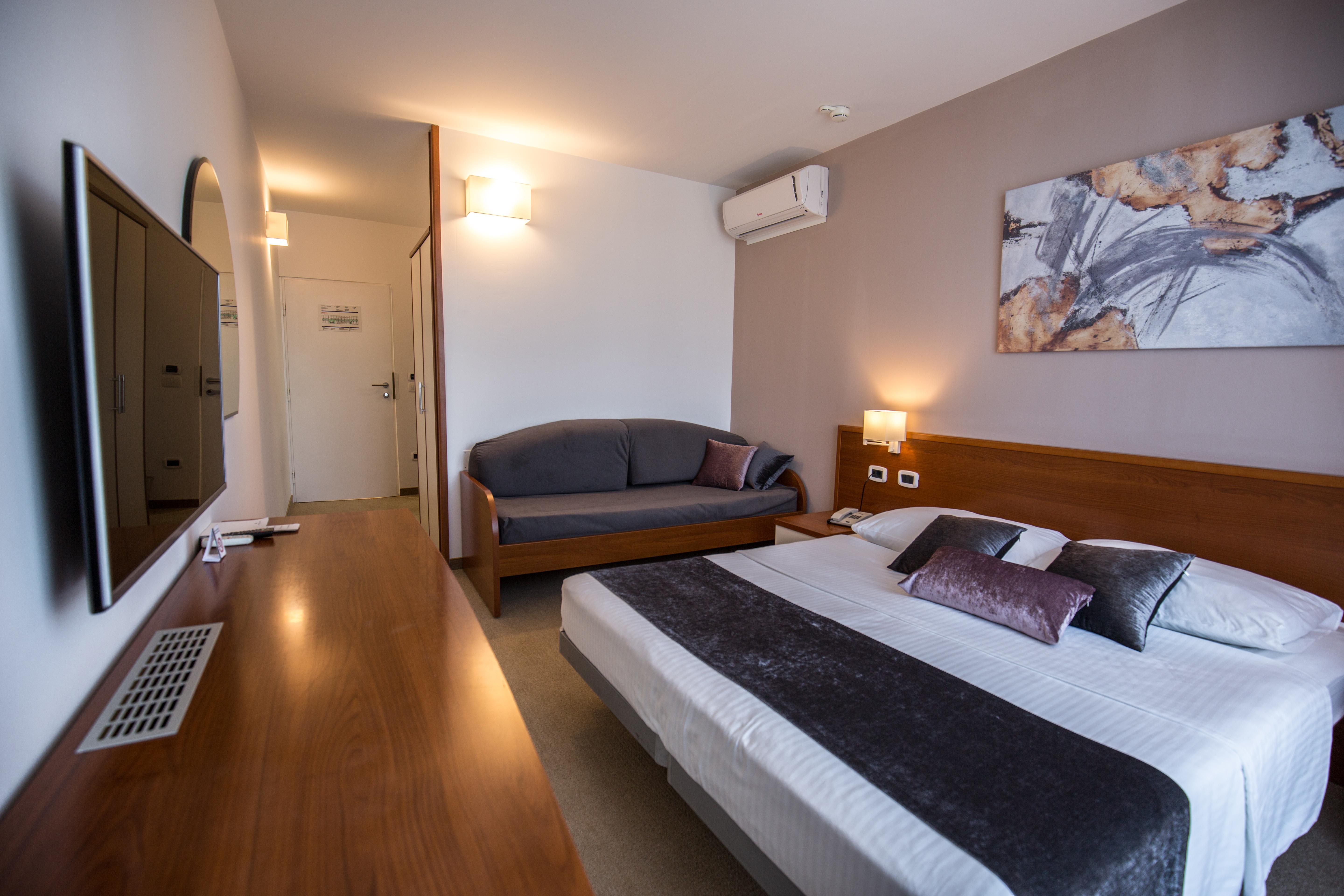 Arena Hotel Holiday Medulin Bagian luar foto