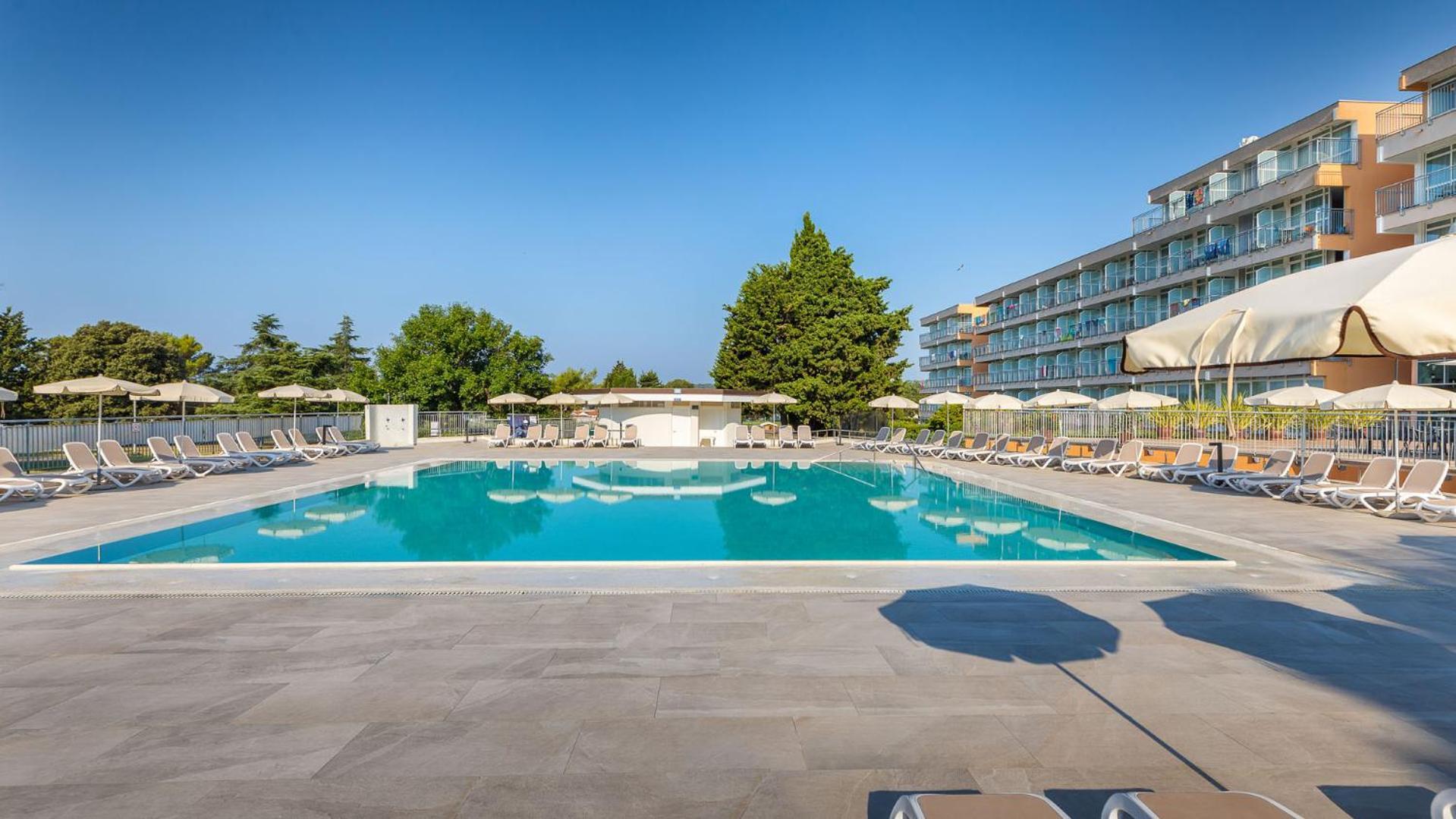 Arena Hotel Holiday Medulin Bagian luar foto
